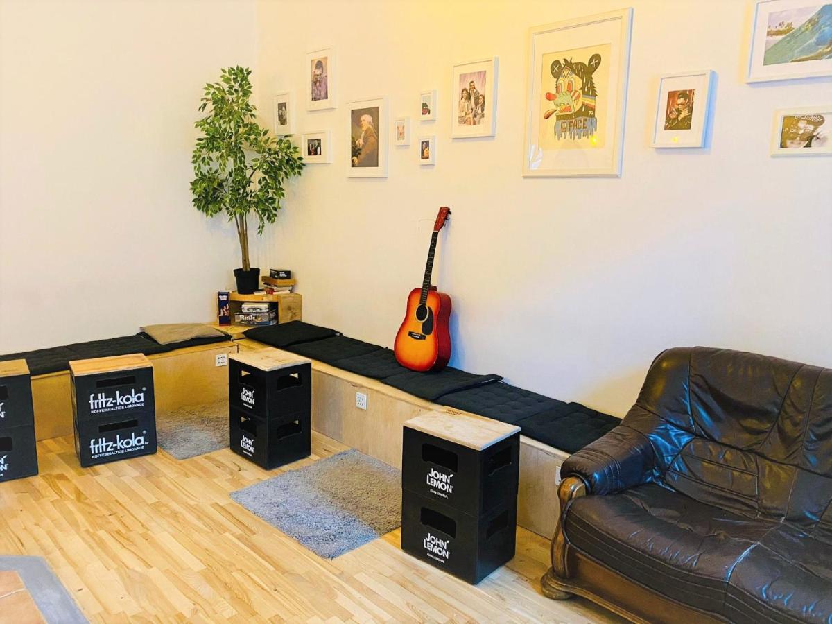 Jimmy Jumps House Hostel Vilnius Ngoại thất bức ảnh