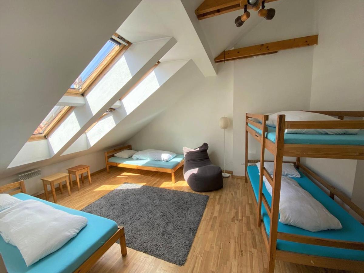 Jimmy Jumps House Hostel Vilnius Ngoại thất bức ảnh