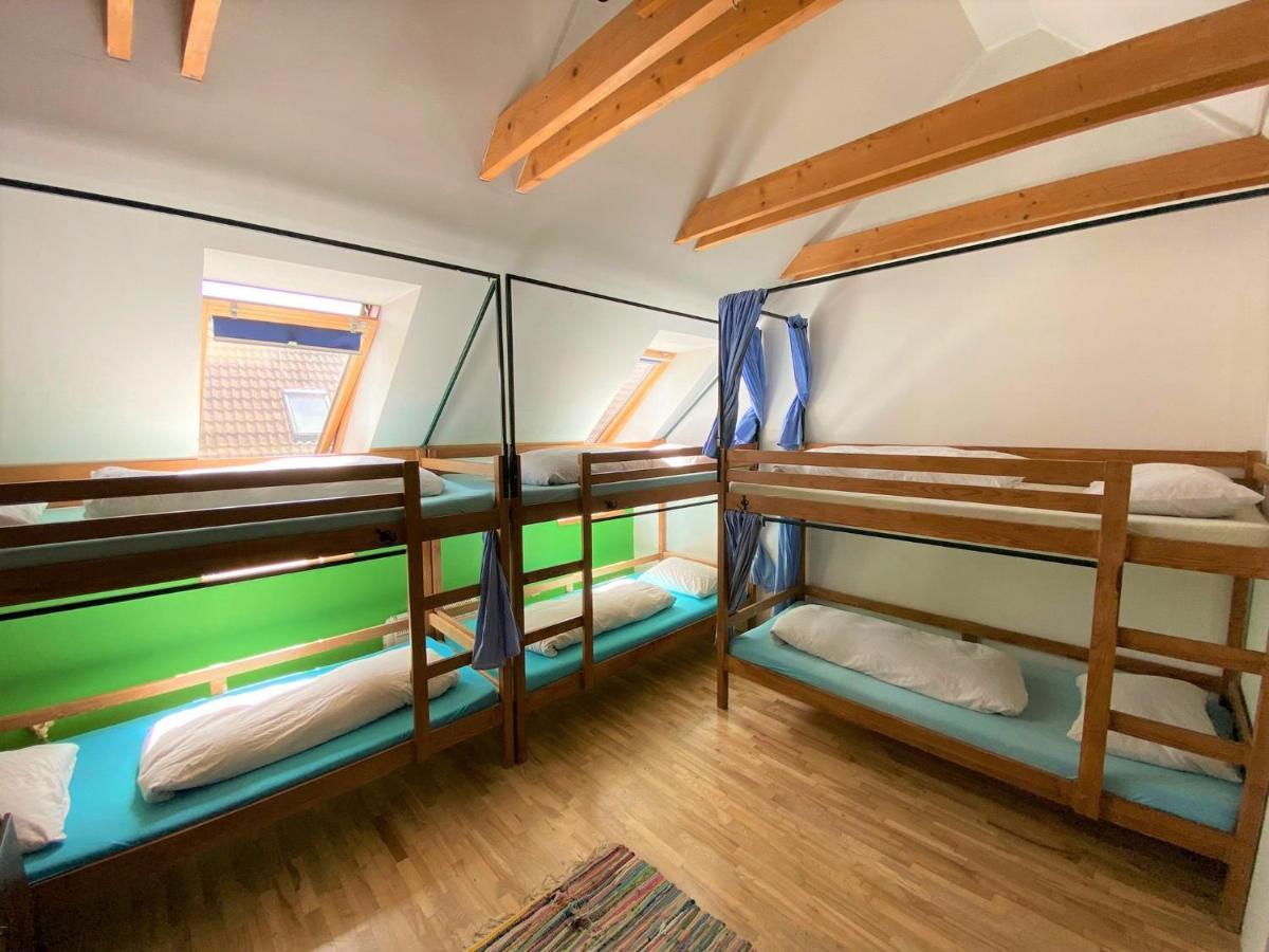 Jimmy Jumps House Hostel Vilnius Ngoại thất bức ảnh